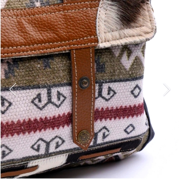 HOPOFLY BOHEMIAN STYLE CANVAS MESSAGER BAG/ BACKPACK BRAND NEW W/TAGS - Picture 3 of 6